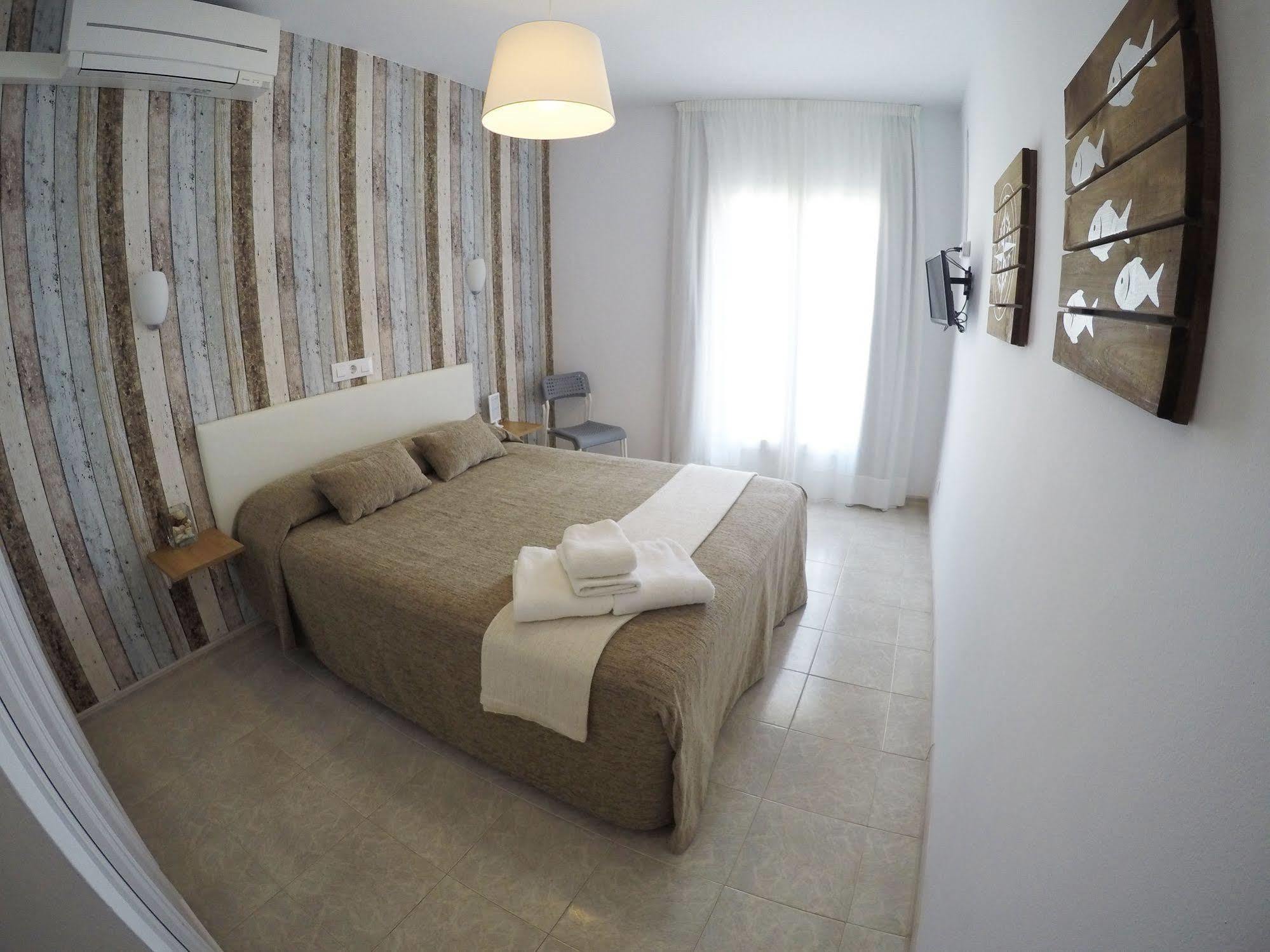 Hostal Del Mar Tossa de Mar Exteriör bild