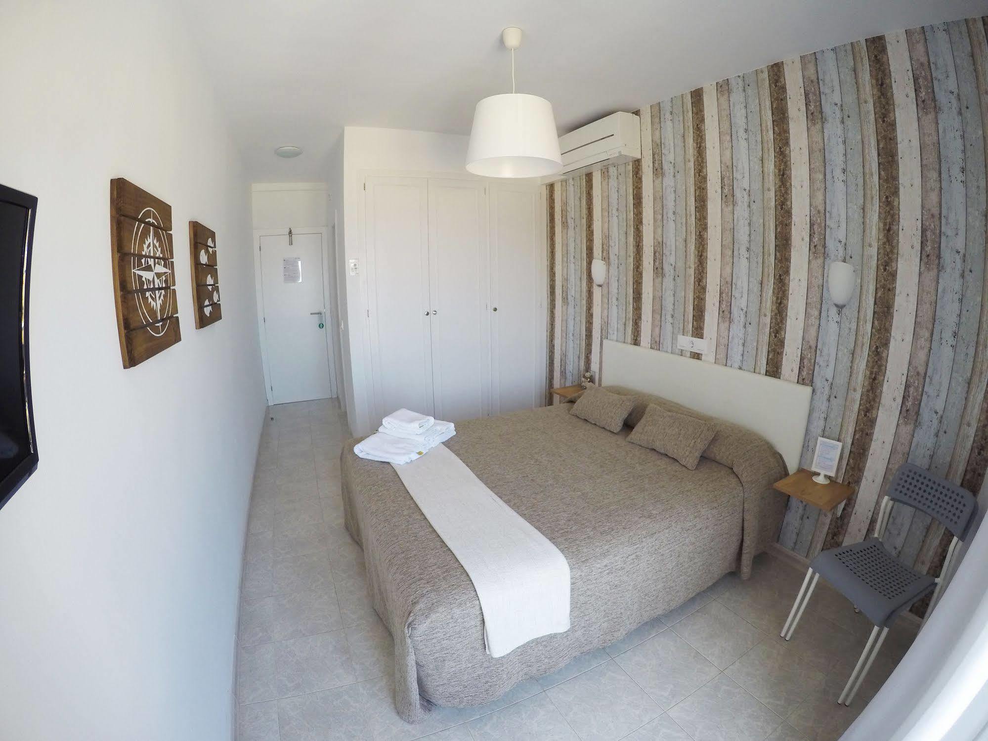 Hostal Del Mar Tossa de Mar Exteriör bild